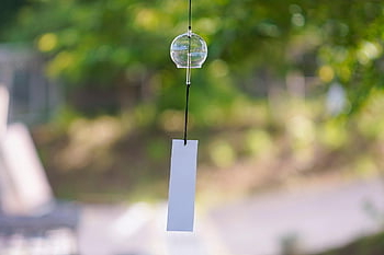 furin, zvonkohry, Japonská zvonkohra, Japonský větrný zvon, Skleněný větrný zvonek, kultura, tradice, svatyně, chrám, omotesando, Japonsko