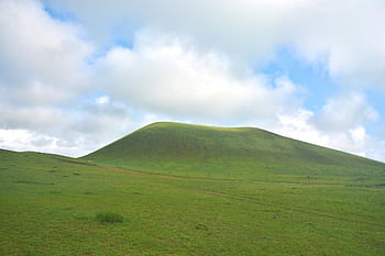 prairie, mountain, clouds, greenery, grass, pasture, grasslands, fields, plains, meadow, lanscape