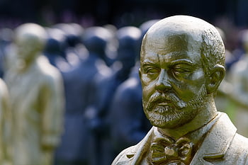 gottlieb daimler, heykel, adam, anıt, Tarihçe, Almanca, kapatmak