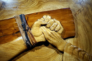 hnědá dřevěná ruka, Emboss Decor, Podrobná dřevěná socha, sepjaté ruce, řemeslo, náboženská symbolika, Dřevěné umění, Ruční řezba, Dekorativní dřevo, náboženské umění, sochařství