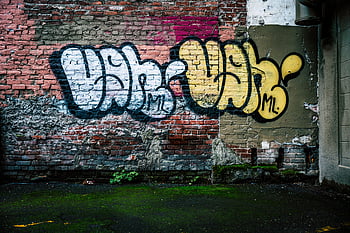 arta stradală, graffiti, perete de cărămidă ponosit, culori vibrante, cărămidă uzată, arta urbană, Scena orașului, perete texturate, arta în aer liber, arta publică, graffiti colorate