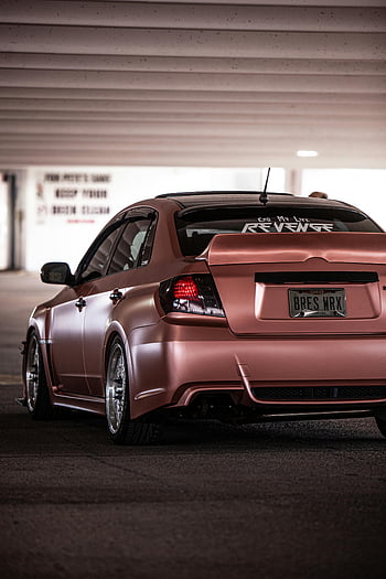 Sportovní vůz Subaru, zpětný pohled, upravené auto, vlastní kola, rušič vztlaku, vnitřní parkování, detail, BRES WRX, SPZ v Ohiu, Úpravy automobilu, růžové auto