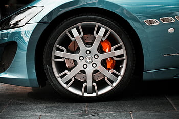 maserati doturismo, kerék, abroncs, luxus autó, jó minőség, közelkép, autó tervezése, Maserati, féknyereg, gumi, könnyűfém kerék