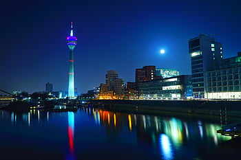 rheinturm, Panorama Düsseldorf, Noční pohled, Osvětlená věž Rýn, řeka odraz, panoráma města, městská noční scéna, moderní architektura, řeka rine, světla města, noční fotografie