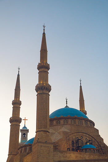 Mohammad al-Amin moskee, Beiroet, blauwe koepels, avondlucht, minaretten, islamitische architectuur, Libanon, religieus gebouw, serene lucht, Midden-Oosten, Moskee buitenkant