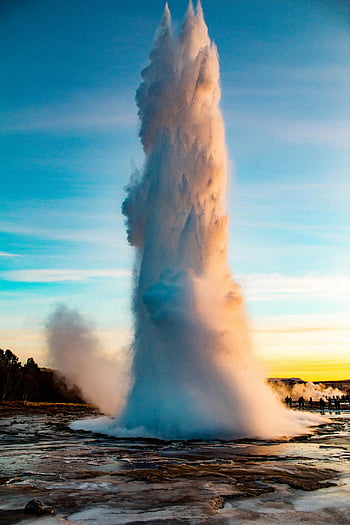 geyser d'acqua, Eruzione di geyser, Parco Nazionale di Yellowstone, tramonto, l'intensità della natura, potente geyser, meraviglia naturale, attività geotermica, paesaggio all'aperto, destinazione del viaggio, Funzione geotermica