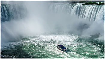 Niagara vízesés, túrahajó, ködös vizek, erős vízesés, természeti csoda, festői kilátás, turisztikai attrakció, vízesések, hajótúra, úti cél, kalandturizmus