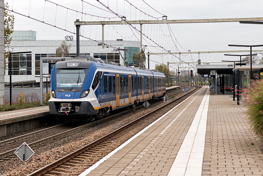 train, NS SNG, 2301, Amersfoort Schothorst, railway station, platform, tracks, modern train, blue and yellow, October 2017, Netherlands
