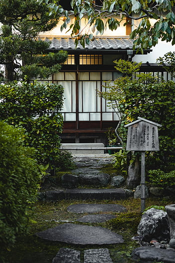 Tradiční japonská zahrada, kamenná stezka, klidné zahradě, tradiční dům, japonské architektury, kamenné schody, zahradní scéna, japonská krajina, venkovní scénu, přírodní prostředí, klidné prostředí