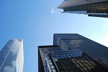 ormer øye utsikt, Moderne skyskrapere, lav vinkel visning, klart blå himmel, urbane arkitektur, cityscape fotografering, moderne bygninger, arkitektonisk fotografering, urban skyline, moderne arkitektur, skyskraper fotografering