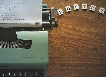 maşină de scris, scobble dale, poezie, masa de lemn, scriere creativa, mașină de scris de epocă, scrabble letters, linii poetice, hârtie, birou, inspirație