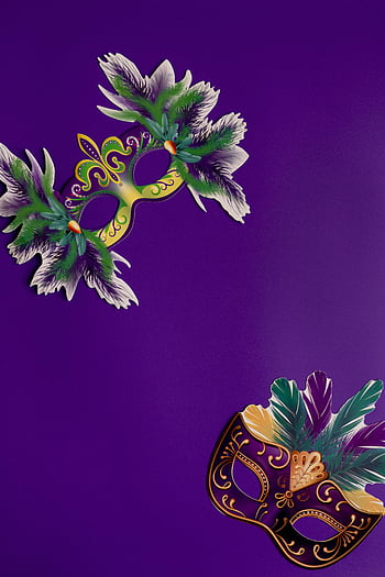 Masky Mardi Gras, Barevné masky, Feathered masky, karnevalové masky, dekorativní masky, Slavnostní masky, ozdobené masky, Fialové pozadí, Dekorace na Mardi Gras, Doplňky na Mardi Gras