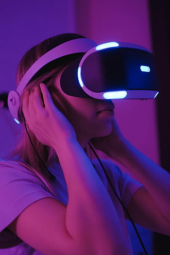 kvinne, virtuell virkelighet, vr beskyttelsesbriller, neon-opplyst, Virtual reality -opplevelse, gaming, teknologi, oppslukende erfaring, underholdning, headset, neon lys