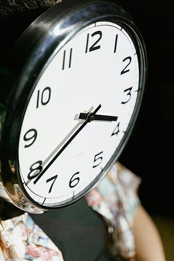 壁時計、 閉じる、 レトロなデザイン、 古典的な時計、 丸い時計、 8時、 正確な時間、 ビンテージ時計、 アナログ時計、 時計の文字盤、 黒と白の時計