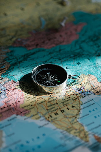 bussola, mappa cartacea, esplorazione, viaggio, colpo del primo piano, simboleggia l'esplorazione, simbolo di viaggio, Mappa dell'India, bussola sulla mappa, Compass da viaggio