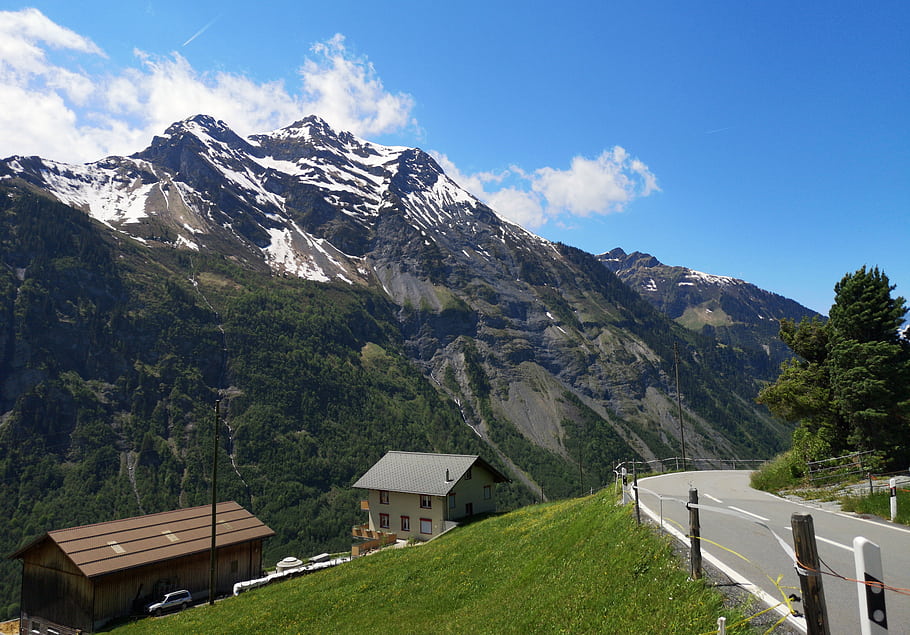 スイス、 アルプス、 山、 パス、 クラウゼン、 シャレー、 道路、 村、 ウリ、 空、 雲