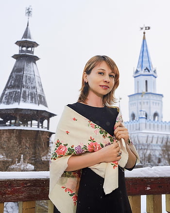 dívka, Modelka, sníh, portrét, zasněžené, ruský styl, šátek, Rusko, chrámy, Pavlovsky Posad Shawl, ruština