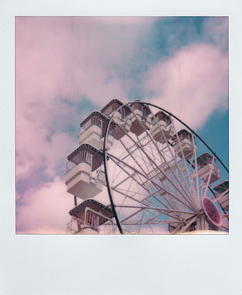 polaroidikuva, maailmanpyörä, Unelmallinen taivas, vaaleanpunainen taivas, sinitaivas, huvipuisto, vintage-valokuva, karnevaali ratsastaa, ulkona hauskaa, messualueen vetovoima, pikakuvaus