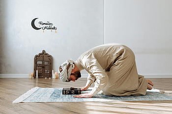 ramadán, tradiční oblečení, modlitební koberec, modlí se, Korán, uvnitř, muž se modlí, ramadán mubarak, Islámská modlitba, Modlitební podložka, duchovní praxe
