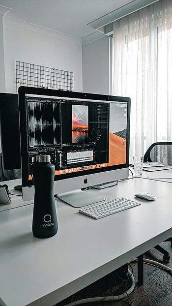 bilgisayar ekranı, tuş takımı, büro, su şişesi, modern ofis, gün ışığı, şık kurulum, çalışma alanı, elma bilgisayar, Ofis masası, iyi aydınlatılmış oda