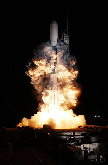 navetta spaziale bianca, decollo, lancio del razzo, lancio notturno, esplorazione dello spazio, Tecnologia aerospaziale, trampolino di lancio, motori a razzo, Space Shuttle, Evento di lancio, Missione spaziale