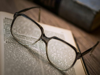 occhiali, avvicinamento, libro aperto, lettura, conoscenza, bicchieri, libro, studia, formazione scolastica, letteratura, Vintage ▾