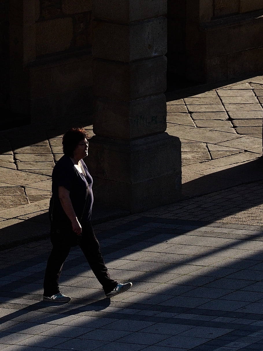 Grito, žena, chůze, ulice, stín, slunečního světla, městský, olympus, digitální, Fotoaparát, architektura