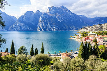 riva del garda, jezero garda, trentino-alto adige, Itálie, vesnice na Lakeshore, hory, dechberoucí výhled, Lakeside Village, scénické krajiny, alpské scenérie, Italská jezera