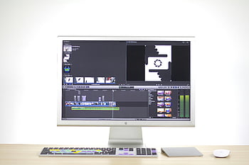 imac, software pro úpravu videa, Elegantní počítačový monitor, Moderní pracovní prostor, Úpravy rozhraní, klávesnice, myš, nastavení stolu, Profesionální úpravy, jablko počítač, Design pracovního prostoru