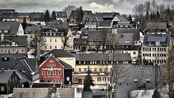 europæisk landsby, traditionelle hustage, malerisk udsigt, Hotel, landsbybygninger, europæisk arkitektur, lille by, vinter scene, hyggelig landsby, landlige landskab, europæiske by