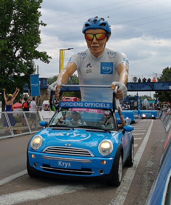 Tour de France, caravane, 2019, Chalon sur Saône, Krys, Mini Cooper, cyclist, opticians officiels, crowd, blue car, street event