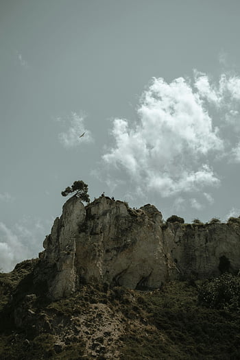 svislý výstřel, landform, skalnatý útes, pohled, mraky, klid, majestátnost, přírodní krajina, venkovní scenérie, hornatý terén, pohled na oblohu