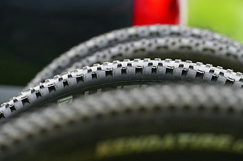Pneumatiky pro jízdní kola, špičatá pneumatika, horské kolo, Cyklistika v terénu, design běhounu, detail, detailní, cyklistické pneumatiky, terénní pneumatiky, pneumatiky pro horská kola