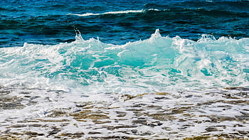 ondas do oceano, linha costeira rochosa, oceano vibrante, ondas quebrando, Seafoam dinâmico, corpo de água, cenário do oceano, paisagem costeira, ondas do mar, espuma do oceano, Costa rochosa