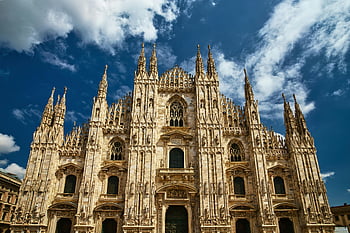 duomo di milano, cattedrale gotica, facciata, pinnacoli, architettura gotica, cielo blu, vista incredibile, Milano, Italia, guglie della cattedrale, edificio della chiesa