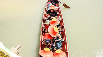 people on boat, traditional hats, floating market, Thailand, river, tourists, longtail boat, asian hats, water market, travel, adventure