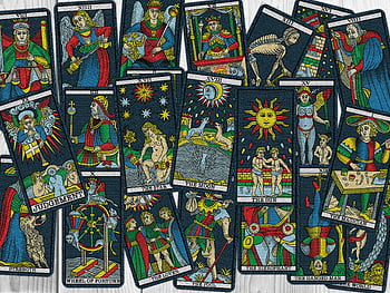 cartas de tarô, close-up tiro, coleção vibrante, adivinhação, orientação espiritual, leitura de tarô, baralho de tarô, símbolos místicos, Ferramentas de adivinhação, arte esotérica, layout do cartão