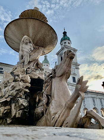 rezidenční kašna, barokní fontána, sochy, svítání, Salzburg Residenzplatz, Majestátní fontána, detail, Sochy fontány, barokní sochy, Salcburská fontána, Fontána na Residenzplatz