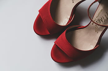 tacchi rossi, scarpe alla moda, superficie bianca, temi di moda, temi romantici, Calzature alla moda, scarpe col tacco alto, Scarpe eleganti, Red Fashion, Calzature romantiche