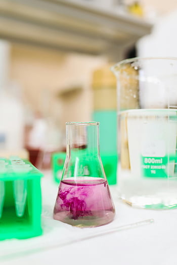 chemistry lab, flask, beaker, colorful solutions, experimental research, laboratory equipment, chemical reactions, scientific experiment, lab glassware, 800ml beaker, purple solution