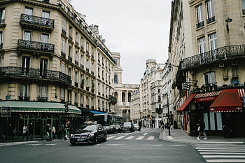 paris strada, arhitectura clasică, pietoni ocupați, Farmec francez, răscruce urbană, strada plină de viață, Franceză iconică, peisaj urban, orașul european, strada scenă, Viața pariziană