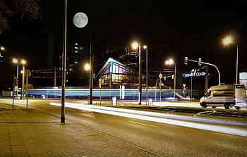 Night City Street, Osvětlená pouliční světla, světlé stezky, vozidel, úplněk, městská noční scéna, panoráma města, noční fotografie, semafory, moderní město, Street View
