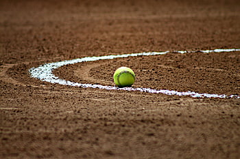 sofbol, campo de tierra, líneas de tiza, infield, pelota de tenis verde, línea circular blanca, equipo deportivo, campo de béisbol, Deportes al aire libre, pelota de juego, campo de deportes