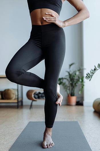Kadın, yoga, siyah tayt, kapalı, Daimi Poz, sakin ortam, bir bacak, uygulama, mat, bitki, Fitness