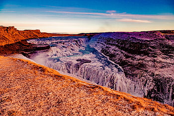Cachoeira de Gullfoss, Islândia, por do sol, gelo, Cliffs acidentados, vista deslumbrante, rio entre montanhas, paisagem natural, beleza cênica, Destino de viagem, Aventura ao ar livre