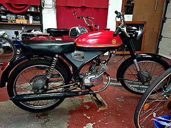 montesa, 50cc, ciclomoteur, Trois vitesses, guidon gauche, Montesa Impala, rouge, ancien, moto, garage, rétro
