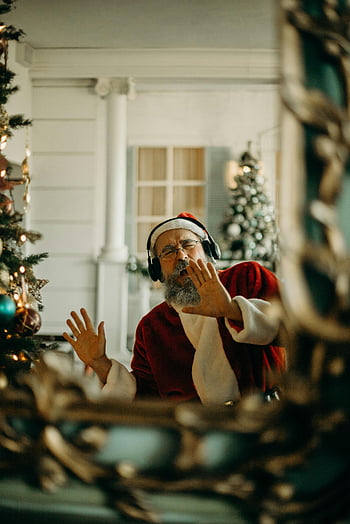 kostým santa claus, starší muž, zpěv, uvnitř, dovolená fandit, vánoční strom, sluchátka, slavnostní, rekreační duch, vánoční dekorace, Santa outfit