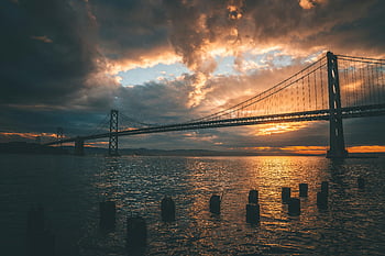 Bay Bridge, San Francisco, západ slunce, zlatá hodina, silueta, vodní odraz, nádherný výhled, mraky, nebe, nábřeží