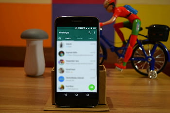 모토로라 전화, 스마트 폰, whatsapp, 모바일 앱, 커뮤니케이션 앱, 메시지 앱, 휴대 기기, 과학 기술, 디지털 커뮤니케이션, 사용자 인터페이스, 화면 표시