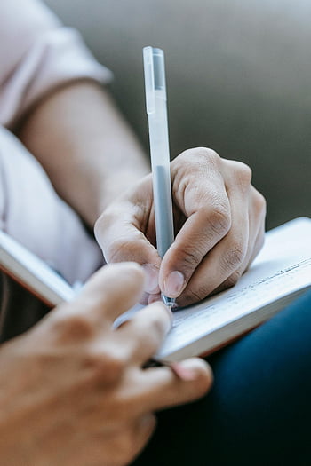 hand schrijven, notitieboekje, pen, detailopname, gericht werk, Was gezichtsloze persoon, Schrijven in notitieboekje, hand die een pen vasthoudt, gedetailleerd werk, studie, concentratie